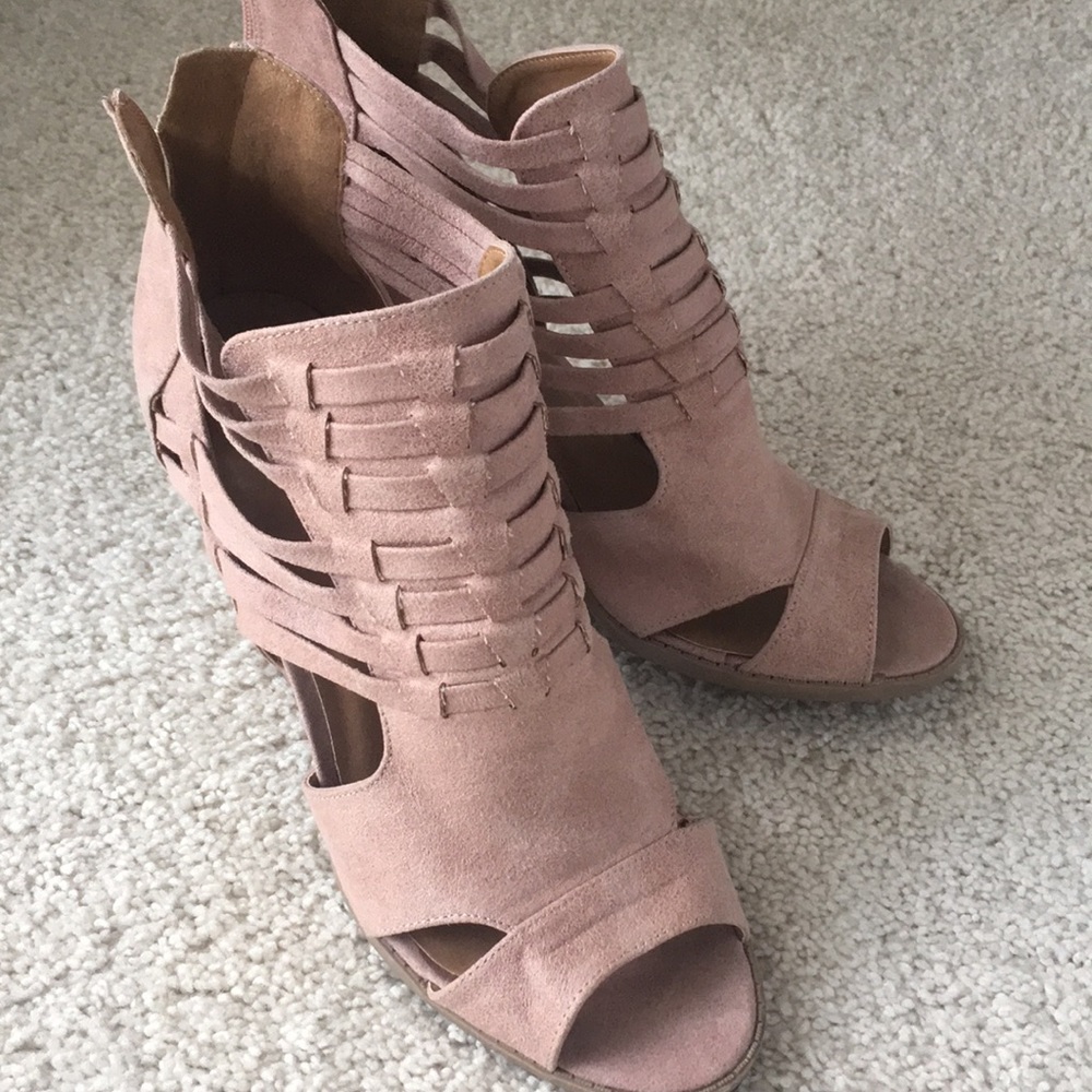 Qupid Wedges